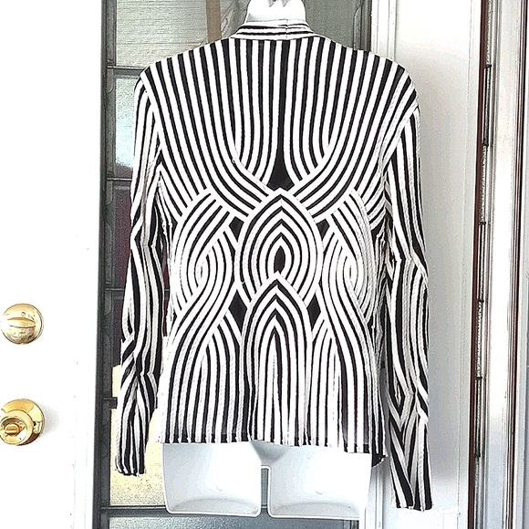 Dressy top and lightweight jacketSOLD - Picture 3 of 5